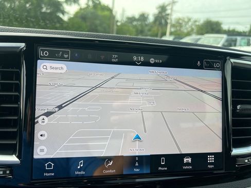 New 2025 Chrysler Pacifica Limited image 13