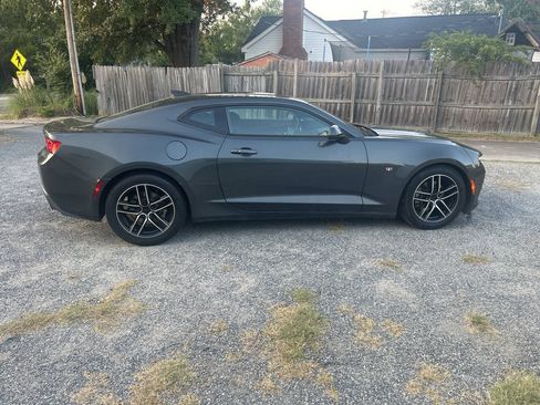 Used 2017 Chevrolet Camaro LT w/ Technology Package RWD image 4