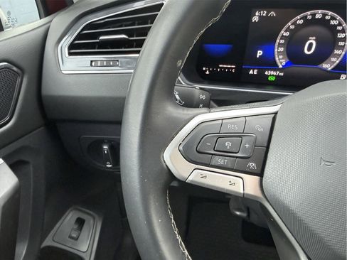 Used 2022 Volkswagen Tiguan SE image 14