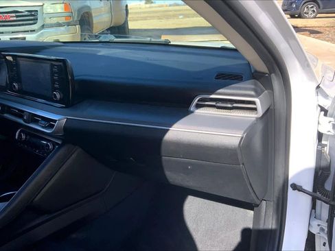 Used 2023 Kia K5 LXS image 19