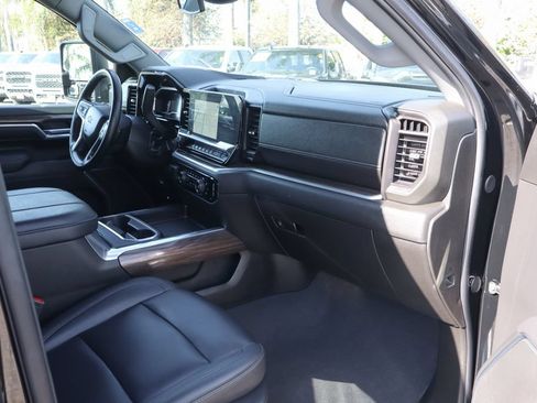 Used 2025 Chevrolet Silverado 2500 LT w/ Trail Boss Package AWD/4WD image 39