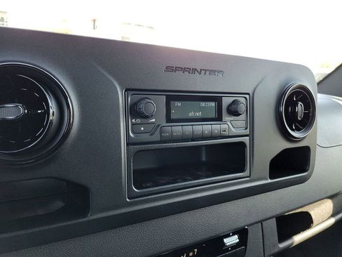 Used 2025 Mercedes-Benz Sprinter 2500 image 19