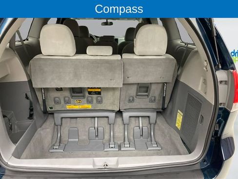 Used 2011 Toyota Sienna LE image 13