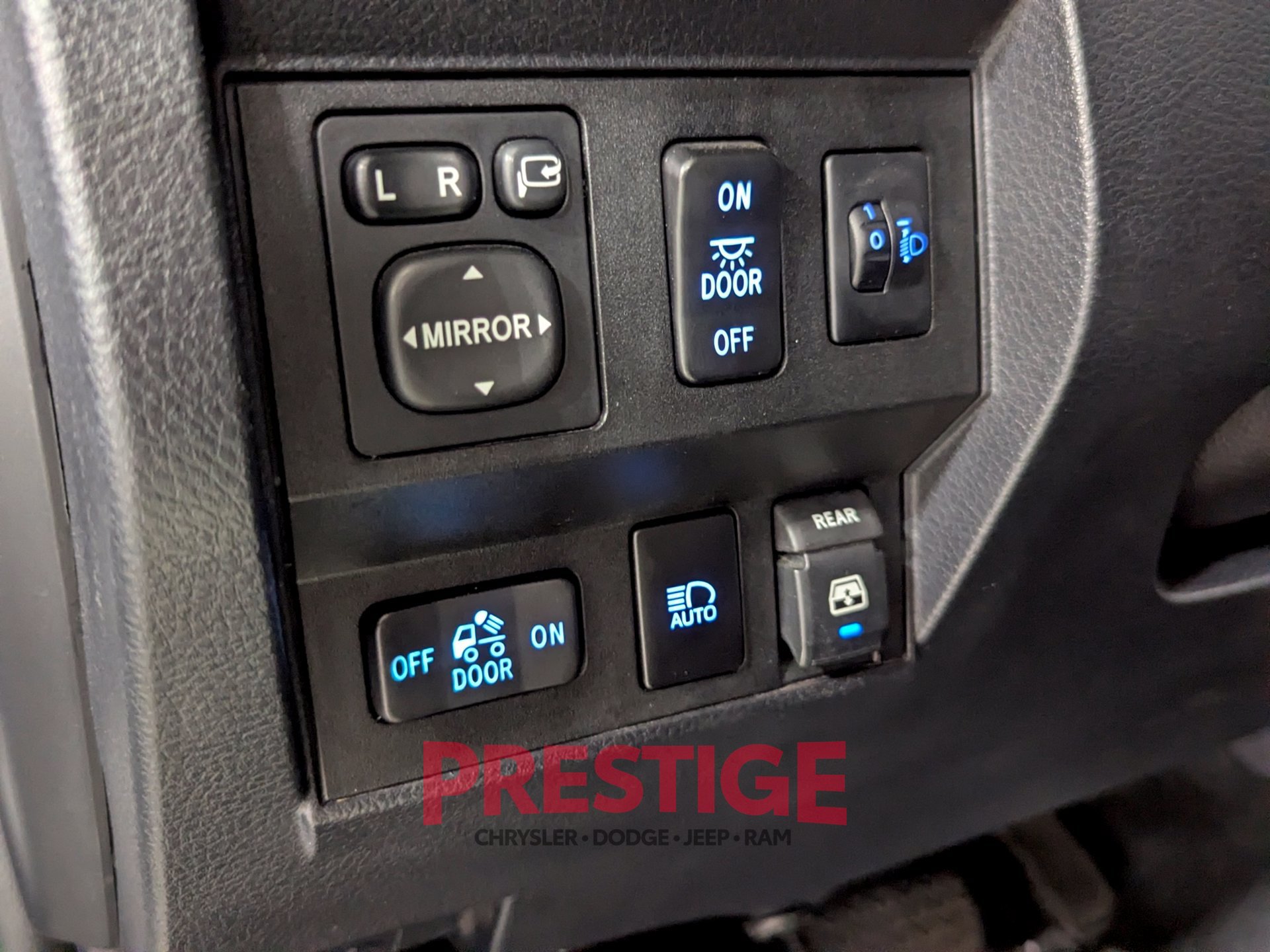 Used 2018 Toyota Tundra Platinum AWD/4WD image 15