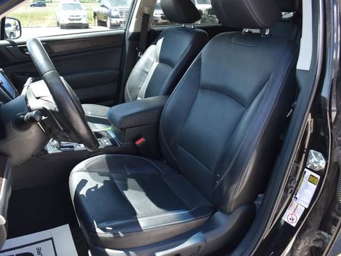 Used 2018 Subaru Outback 2.5i Limited AWD/4WD image 12