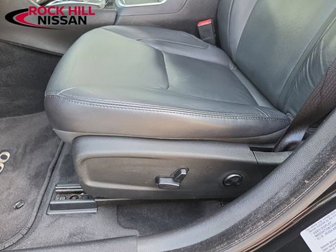 Used 2015 Chrysler 300 Limited RWD image 16
