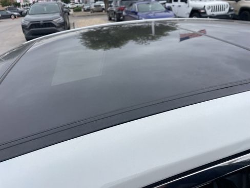 Used 2020 Toyota Camry XSE image 5