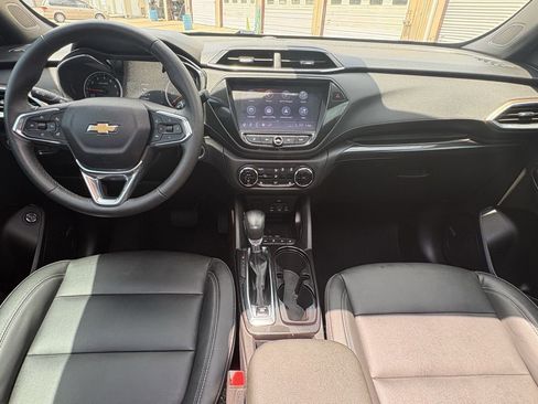 Used 2023 Chevrolet TrailBlazer ACTIV w/ Sun and Liftgate Package FWD image 25