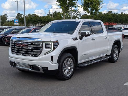 Used 2023 GMC Sierra 1500 Denali w/ Technology Package AWD/4WD image 7