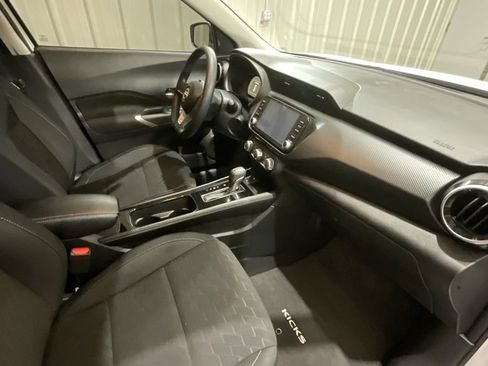 Used 2024 Nissan Kicks SV image 14
