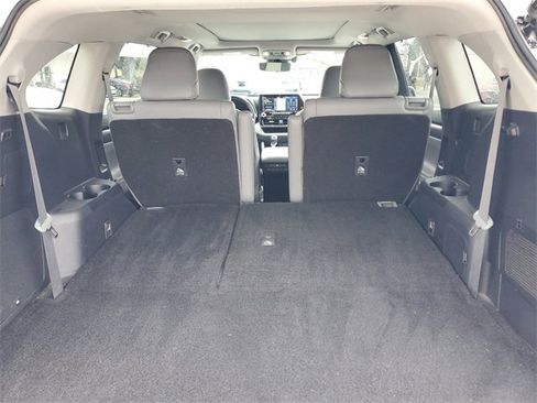 Used 2022 Toyota Highlander Platinum image 10