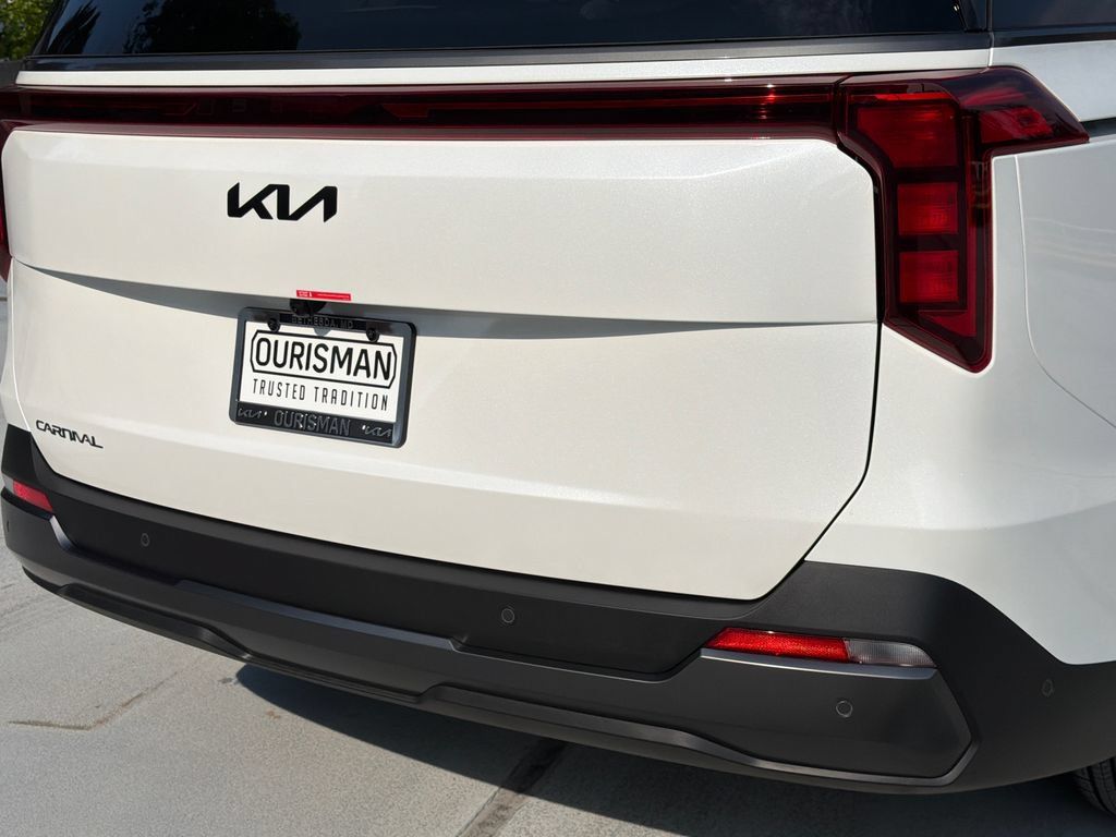 New 2027 Kia Carnival SX w/ Dark Edition Package FWD image 5