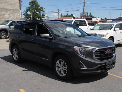 Used 2020 GMC Terrain SLE w/ Driver Convenience Package AWD/4WD image 3