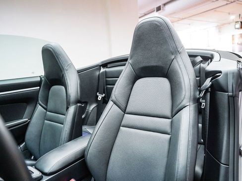 Certified 2022 Porsche 911 Carrera RWD image 5