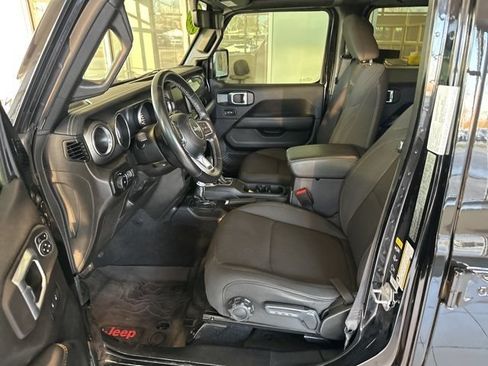 Used 2021 Jeep Wrangler Unlimited Sahara w/ Uconnect 4C Nav & Sound Group AWD/4WD image 8