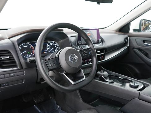 Used 2021 Nissan Rogue SV AWD/4WD image 24