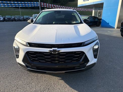 Used 2025 Chevrolet Trax ACTIV FWD image 12