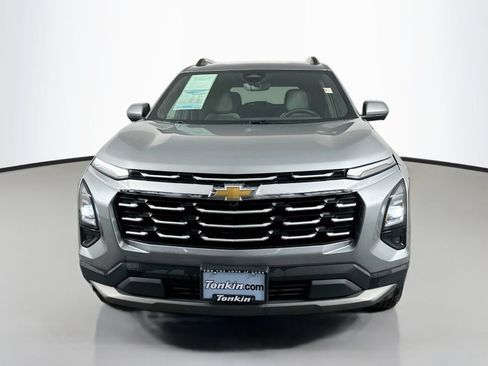 Used 2025 Chevrolet Equinox LT w/ Convenience Package II AWD/4WD image 2