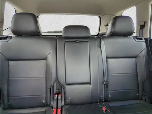 Used 2023 Volkswagen Atlas SE w/ Black Wheel Package image 25