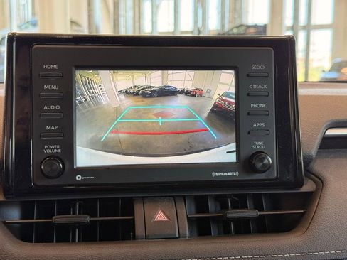 Used 2022 Toyota RAV4 LE AWD/4WD image 15