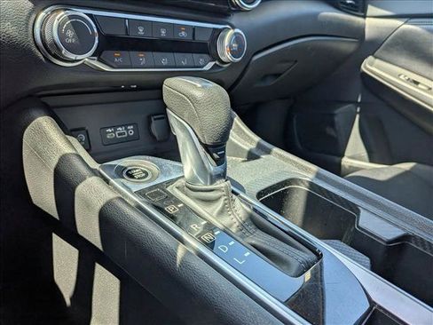 Used 2024 Nissan Sentra SV FWD image 11