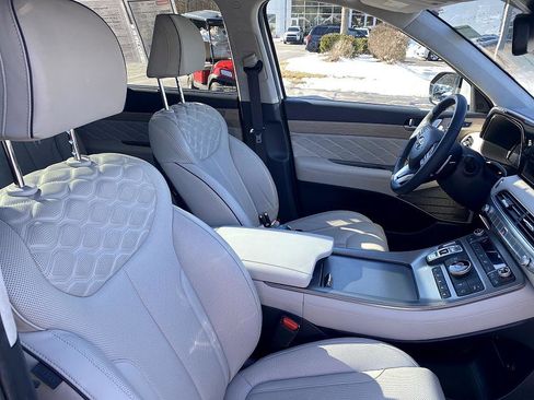 Used 2022 Hyundai Palisade Calligraphy image 21