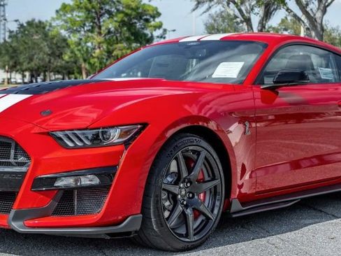 Used 2021 Ford Mustang Shelby GT500 w/ Carbon Fiber Track Pack image 1