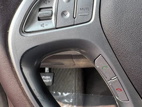Used 2011 Hyundai Tucson GLS FWD image 17