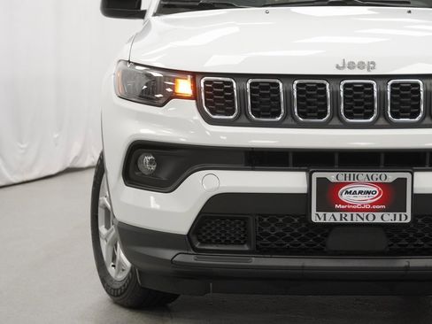 Used 2025 Jeep Compass Latitude image 6