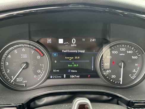 Certified 2025 Cadillac XT6 Sport w/ Technology Package AWD/4WD image 32