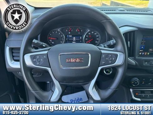 Used 2024 GMC Terrain SLE FWD image 10