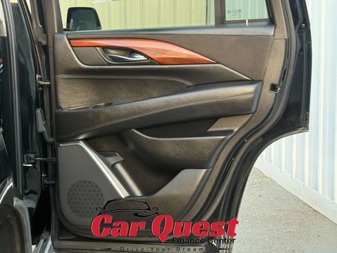 Used 2016 Cadillac Escalade Luxury AWD/4WD image 18