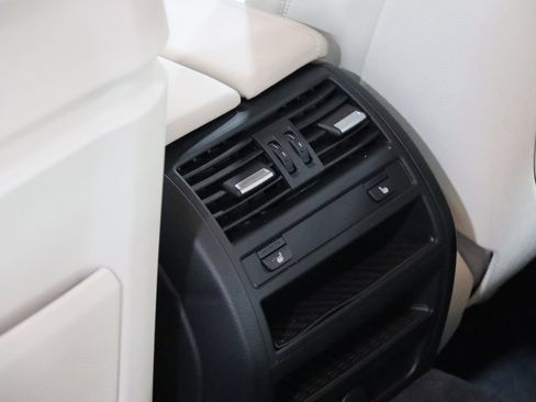 Used 2015 BMW 550i xDrive M Sport Executive Package 4dr image 42