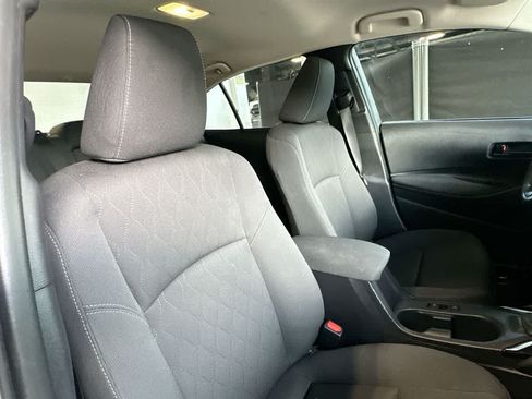 Used 2025 Toyota Corolla LE FWD image 27