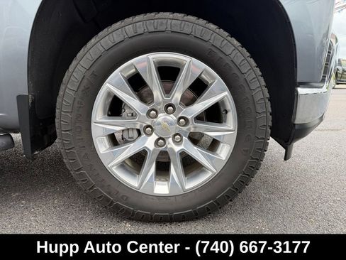 Used 2021 Chevrolet Silverado 1500 LTZ w/ LTZ Premium Package AWD/4WD image 17