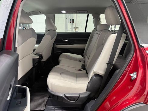 Certified 2025 Toyota Grand Highlander AWD image 16