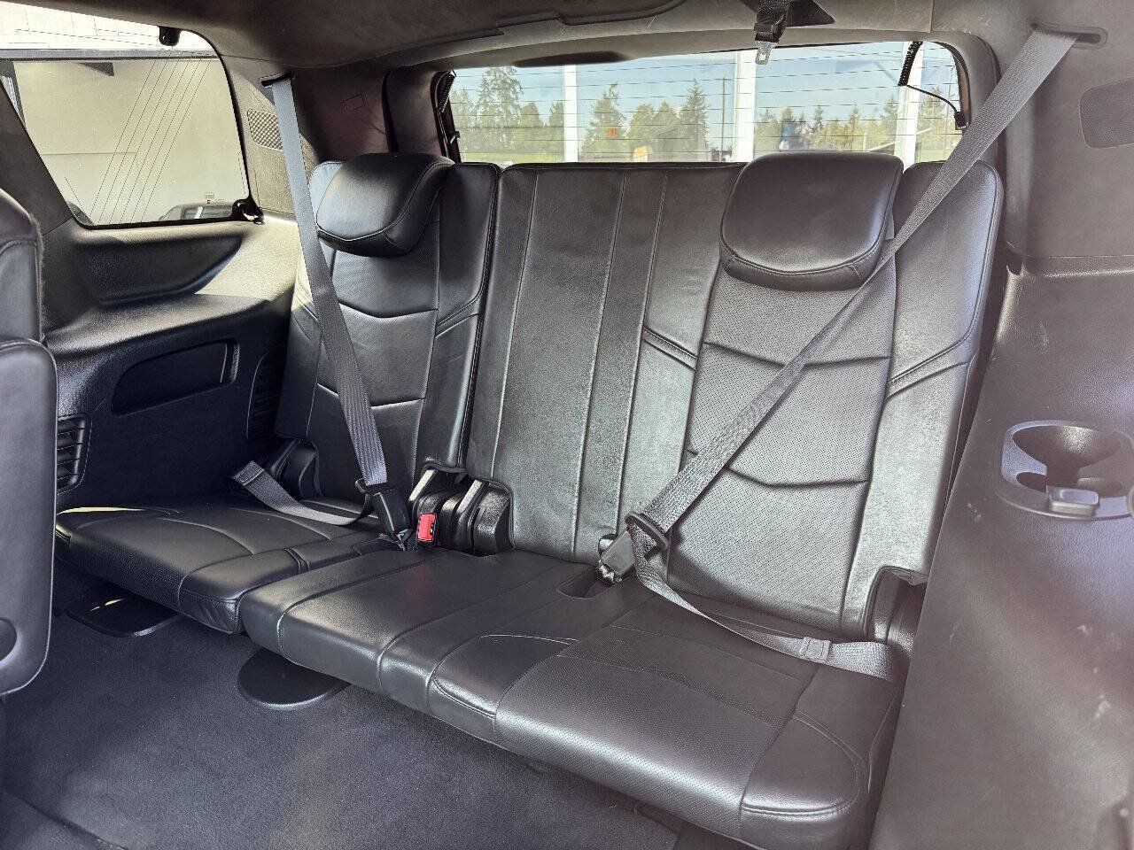 Used 2019 Cadillac Escalade Platinum RWD image 31