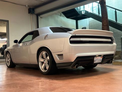 Used 2009 Dodge Challenger SRT8 image 3
