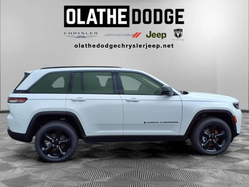 New 2026 Jeep Grand Cherokee Limited w/ Limited Altitude Package AWD/4WD image 27