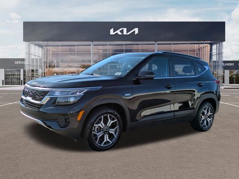 Certified 2023 Kia Seltos EX AWD/4WD image 6