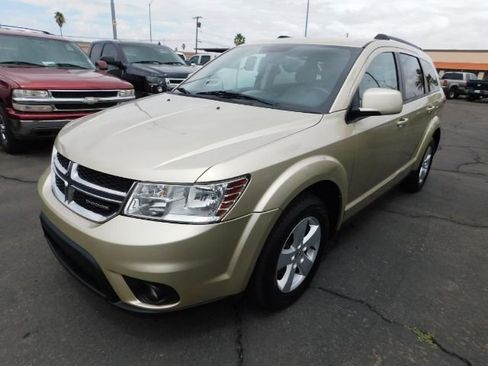 Used 2011 Dodge Journey Mainstreet w/ Flexible Seating Group image 3