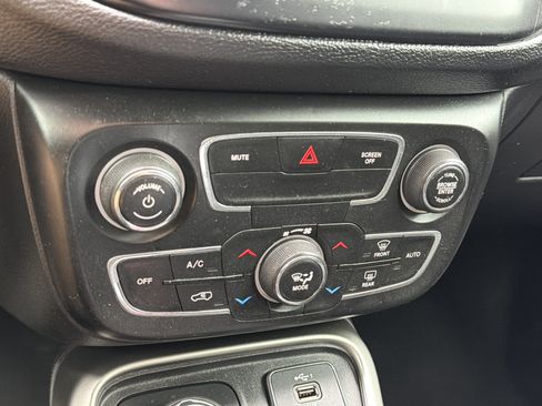 Used 2021 Jeep Compass Sport AWD/4WD image 23