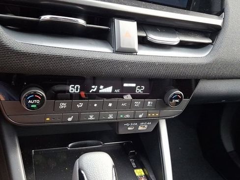 New 2026 Subaru Outback Limited AWD/4WD image 13