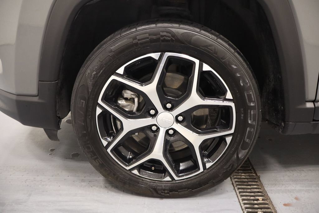 Used 2024 Jeep Compass Latitude AWD/4WD image 27