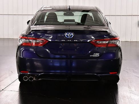Used 2022 Toyota Camry XSE w/ Navigation Upgrade Package FWD image 6