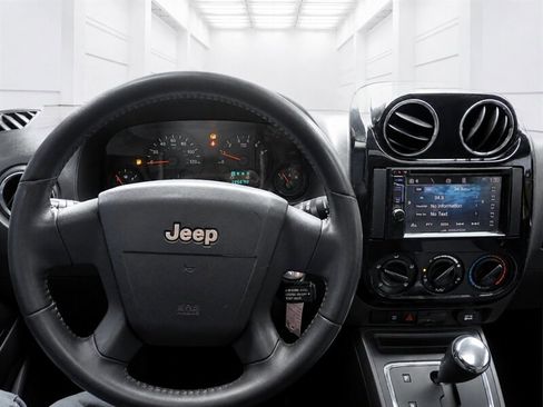 Used 2009 Jeep Compass Sport AWD/4WD image 10