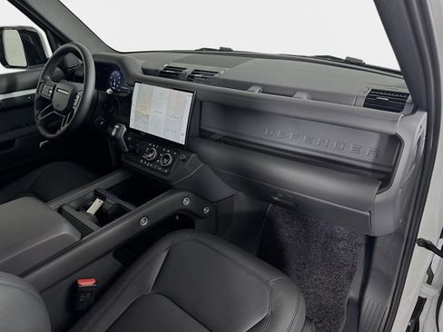 New 2026 Land Rover Defender 130 X-Dynamic SE AWD/4WD image 31