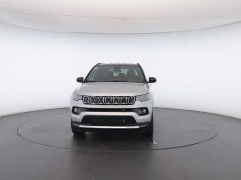 Used 2026 Jeep Compass Limited image 33