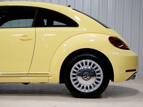 Used 2015 Volkswagen Beetle 1.8T FWD image 4