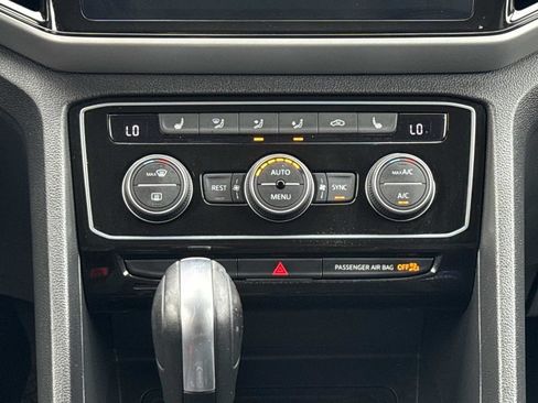 Used 2023 Volkswagen Atlas SE AWD/4WD image 16